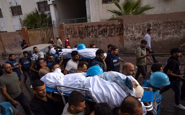 Tháng trước, ít nhất 45 người Palestine đã thiệt mạng khi máy bay chiến đấu của Israel dội bom thành phố Rafah ở phía nam Gaza, gây ra một vụ hỏa hoạn lớn tại một trại tị nạn dành cho những người phải di dời. Thủ tướng Israel Benjamin Netanyahu gọi cuộc tấn công là “một sai lầm bi thảm” và hứa sẽ điều tra vụ việc. Israel dội bom trường học ở Gaza, hàng chục người thiệt mạng