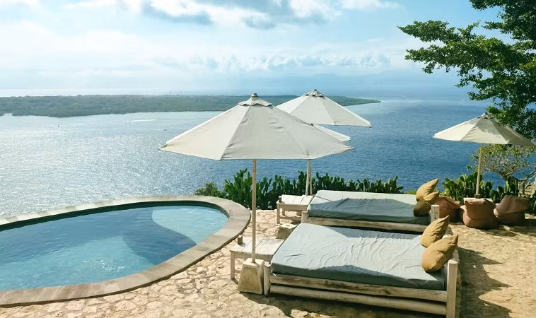 Điểm đến du thuyền phổ biến nhất từ Anh là Caribe, với tổng cộng 47.700 lượt tìm kiếm trung bình mỗi tháng. Người Anh thích những kỳ nghỉ nhiệt đới, với những bãi biển đầy cát và làn nước trong xanh như pha lê. Trải nghiệm xa hoa này cho phép du khách khám phá những điểm đến tuyệt đẹp như Jamaica, Barbados. Vì sao du thuyền thu hút người Anh?