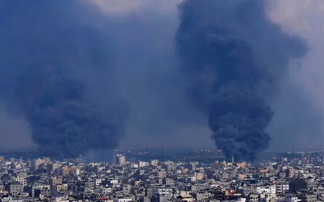 IDF đã thừa nhận vụ không kích, nhưng khẳng định họ đã nhắm vào một khu liên hợp của Hamas và tiêu diệt thành công "một số tên khủng bố" bị cáo buộc đã lên kế hoạch tấn công IDF. Israel dội bom trường học ở Gaza, hàng chục người thiệt mạng