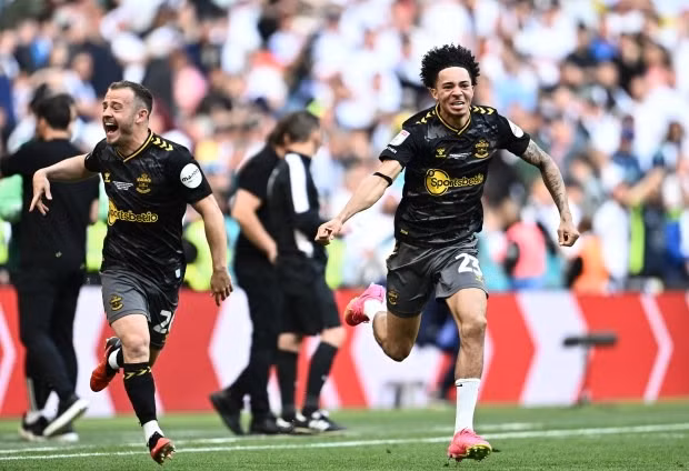 Chiến thắng và nhận tiền thưởng 140 triệu bảng giúp Southampton cùng với Leicester City và Ipswich Town trở lại Ngoại hạng Anh mùa tới. Thắng trận cầu đắt giá nhất hành tinh, Southampton trở lại Ngoại hạng Anh