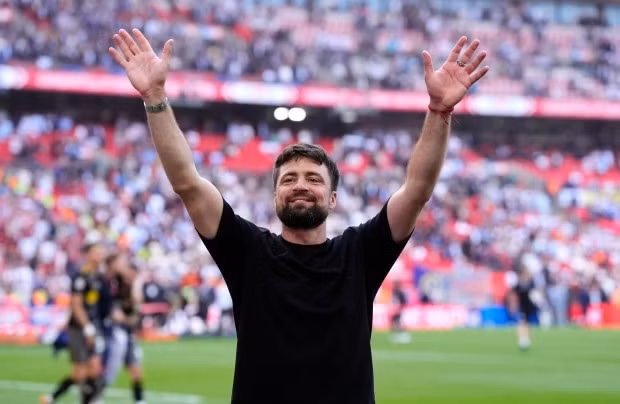 Russell Martin sẽ lần đầu tiên trở thành huấn luyện viên Ngoại hạng Anh. Thắng trận cầu đắt giá nhất hành tinh, Southampton trở lại Ngoại hạng Anh