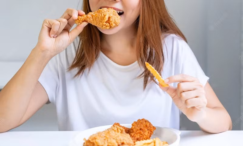 Thực phẩm chiên rán tác động tiêu cực đến quá trình sản xuất hormone nam, ảnh hưởng đến tinh trùng. Top thực phẩm là khắc tinh đối với bản lĩnh đàn ông