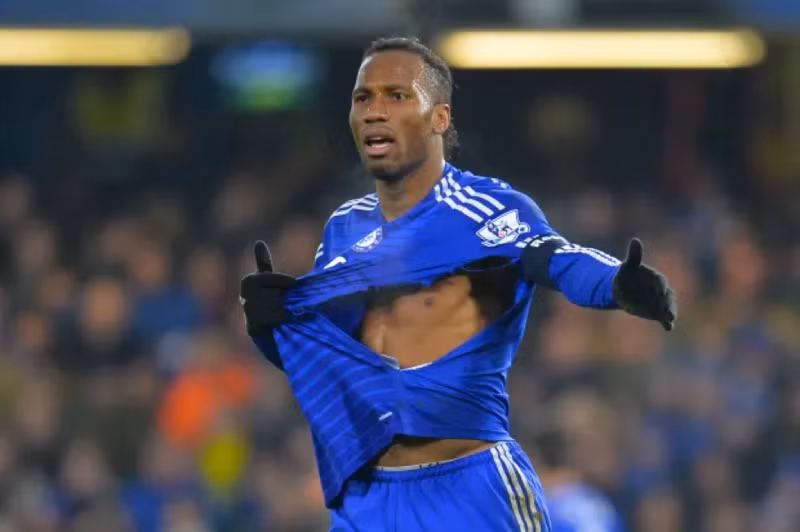 Tiền đạo Bờ Biển Ngà tái hợp Chelsea năn 2014 nhưng ra đi vào cuối mùa. Trong hai lần khoác áo Chelsea, Drogba đã ghi tổng cộng 164 bàn thắng. 6 cuộc ‘tái hôn’ đầy cảm xúc của các siêu sao bóng đá