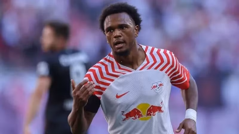 6. Lois Openda - 34 (25 bàn + 9 kiến tạo): Tiền đạo người Bỉ đã ghi 15 bàn thắng ở Bundesliga kể từ khi gia nhập RB Leipzig trong hè 2023. Cầu thủ nào ghi bàn và kiến tạo nhiều nhất châu Âu năm 2023?