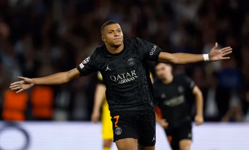 <strong> Kylian Mbappe:</strong> Chân sút người Pháp đã ghi 7 bàn sau 6 vòng đấu tại giải Ligue 1 trong màu áo PSG. 10 ngôi sao ghi bàn, kiến tạo đỉnh nhất châu Âu mùa này