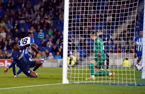 Danny Welbeck ghi bàn thắng muộn, không thể giúp Brighton thoát khỏi trận thua. Chùm ảnh: Cole Palmer tiếp tục toả sáng, Chelsea sáng cửa dự Europa League