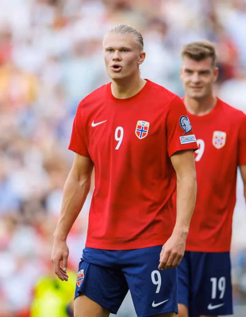<strong> Erling Haaland: </strong>Có nguy cơ làm khán giả tại EURO 2024 khi tuyển Na Uy chưa giành vé tới Đức. Siêu sao đang khoác áo Man City cũng đã lỡ hẹn với World Cup 2022. 10 siêu sao nguy cơ lỡ hẹn với EURO 2024