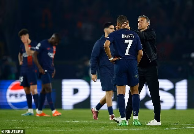Kylian Mbappé và các đồng đội tại PSG bị loại đau đớn ở bán kết Champions League Chùm ảnh: Dortmund hạ PSG vào chung kết Champions League