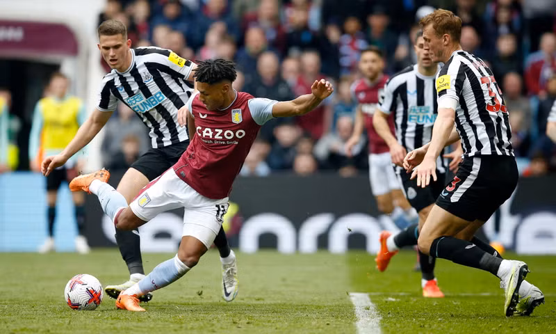 Ollie Watkins là người ghi bàn danh dự cho Aston Villa ở phút 71. Arsenal vượt mặt Man City, Aston Villa chấm dứt kỷ lục sân nhà