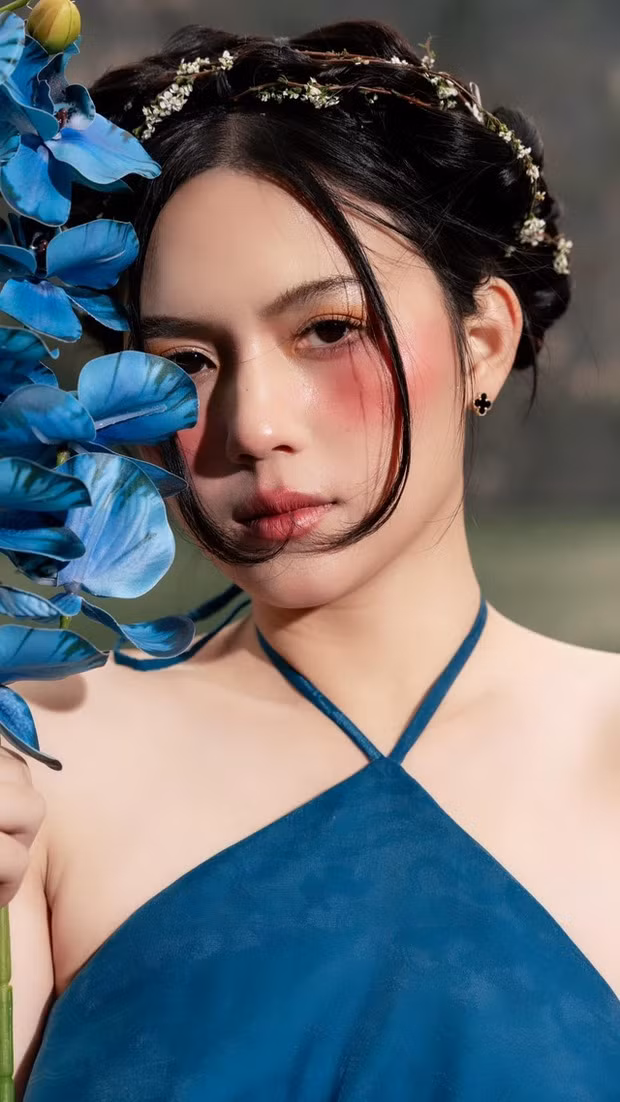 Vợ khoe ảnh xinh lung linh đón Tết, Thành Chung phản ứng bất ngờ