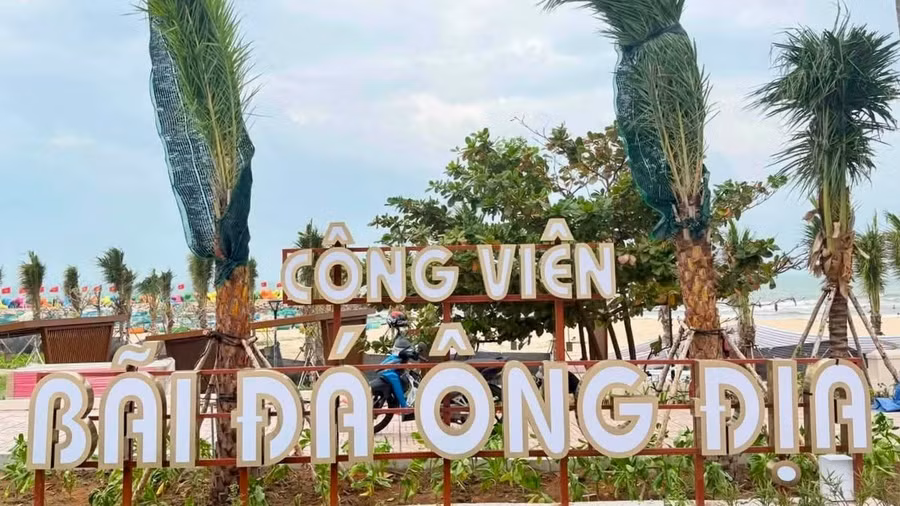 Bãi Đá Ông Địa khoác áo mới, thêm không gian công cộng ven biển.