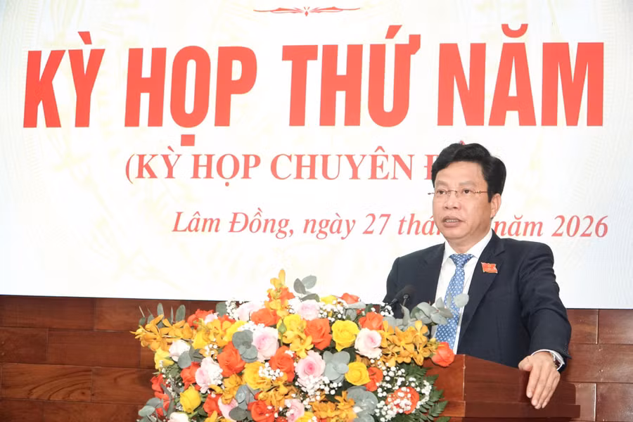 dong-chi-luu-van-trung-pho-bi-thu-tinh-uy-chu-tich-hdnd-tinh-phat-bieu-be-mac-ky-hop1.jpg