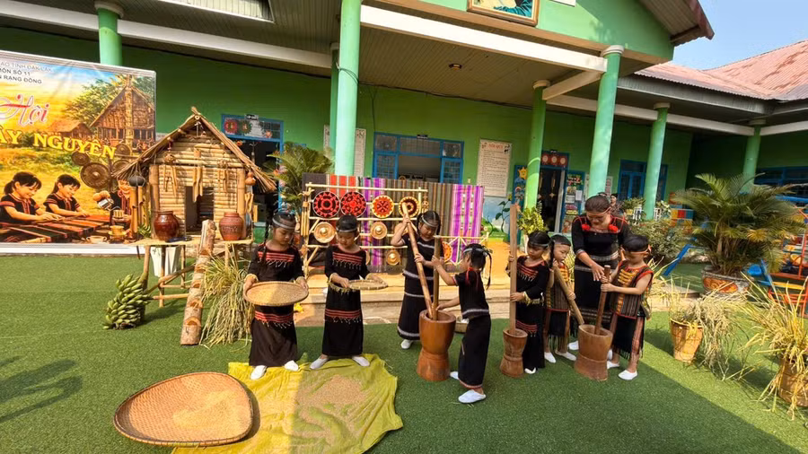 a3-hoat-dong-gia-gao-giup-tre-hieu-hon-ve-doi-song-truyen-thong.jpg