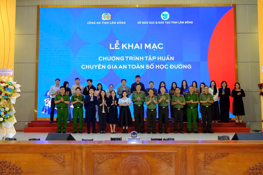 Chương trình tập huấn Chuyên gia An toàn số học đường.