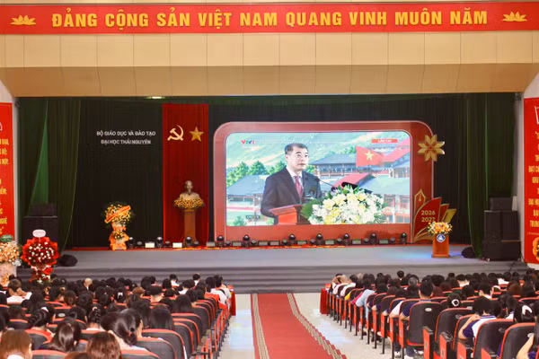 Các đại biểu tham gia Lễ khai giảng trực tuyến.
