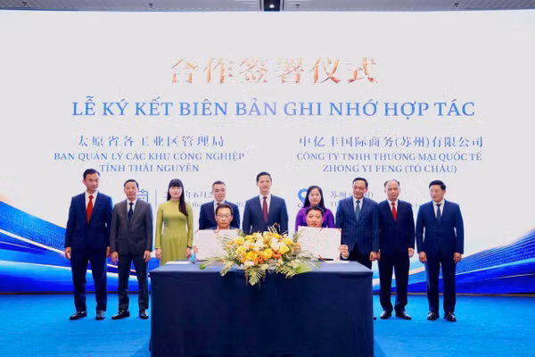 Lễ ký biên bản ghi nhớ hợp tác giữa Ban Quản lý các khu công nghiệp tỉnh Thái Nguyên và Tập đoàn Zhong Yi Feng.