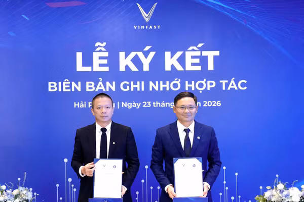 Đại diện 2 đơn vị ký kết hợp tác.