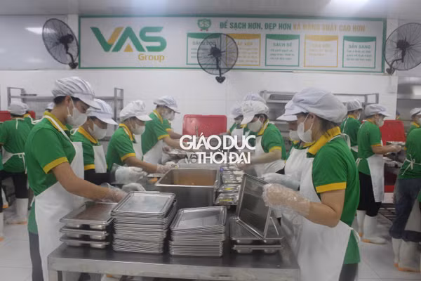 Địa phương yêu cầu tăng cường kiểm soát nguồn gốc thực phẩm tại các cơ sở cung cấp suất ăn.