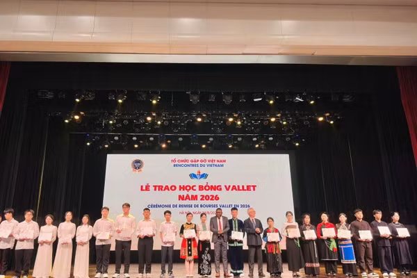 8 học sinh Trường PT Vùng cao Việt Bắc được nhận học bổng Vallet năm 2026.