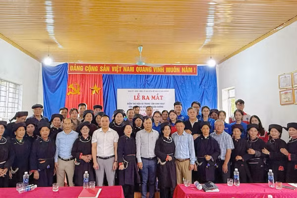Trường Ngoại ngữ (Đại học Thái Nguyên) chung tay xây dựng thư viện cộng đồng.