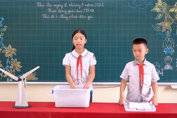 Tiết học STEM với chủ đề “Máy phát điện gió” mang đến cho học sinh những trải nghiệm học tập trực quan, sinh động.