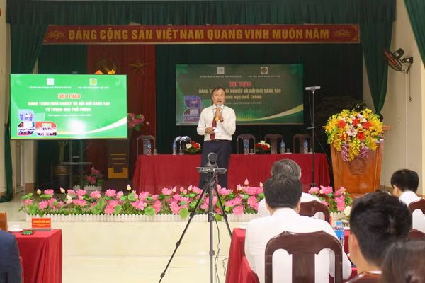 Đại biểu chia sẻ tại Hội thảo.