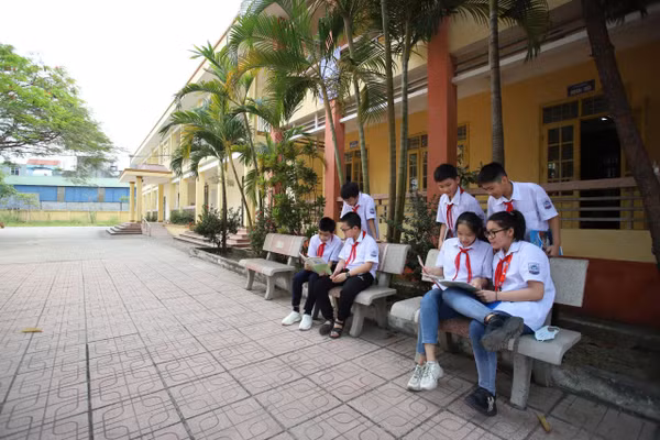 Không chỉ chấp hành tốt các quy định, mỗi học sinh còn trở thành những tuyên truyền viên nhỏ tuổi, góp phần lan tỏa thông điệp "Nói không với thuốc lá".