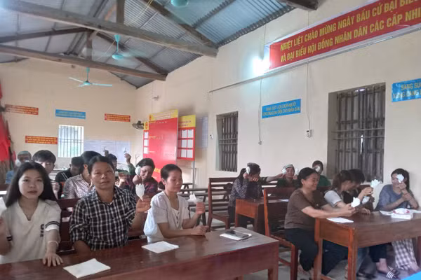 Đông đảo học viên tham gia lớp đào tạo thường xuyên nghề Kỹ thuật chế biến món ăn.