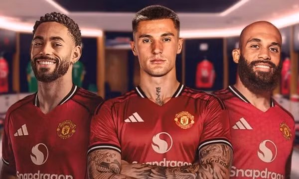 Man United chi số tiền khiêm tốn ở thị trường chuyển nhượng mùa Hè.