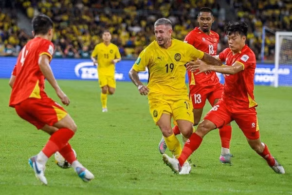 Tuyển Malaysia nguy cơ nhận thêm án phạt từ FIFA.