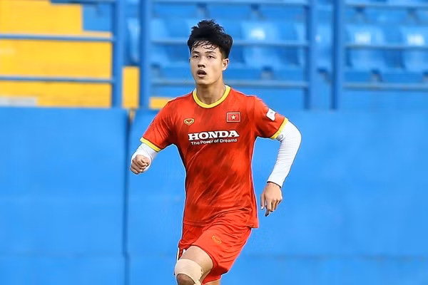 Thương vụ cựu sao U23 Việt Nam gia nhập Nam Định có biến