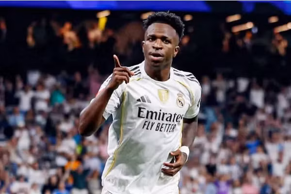 Liverpool sở hữu Vinicius giá… 0 đồng?