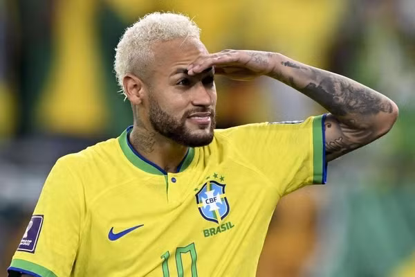 Neymar đứng trước cơ hội được hưởng thừa kế 1 tỷ USD từ fan hâm mộ.