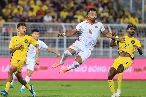 Tuyển Việt Nam thắng cách biệt Malaysia ở bán kết lượt đi ASEAN Cup 2026.