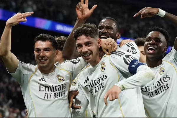 Manchester United đón tin kém vui