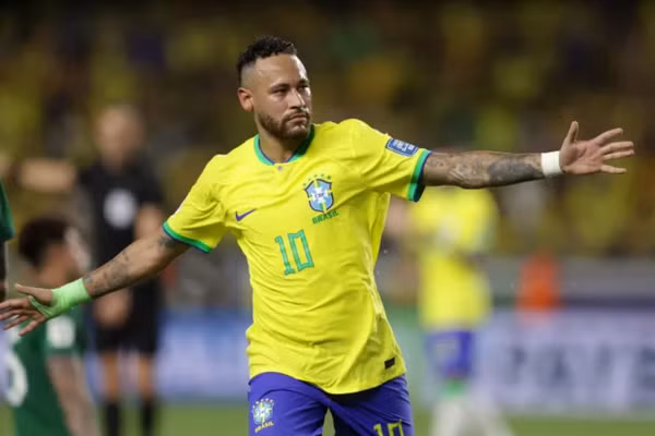 Neymar lại khiến tuyển Brazil thấp thỏm