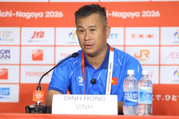 HLV Đinh Hồng Vinh tiếc nuối khi U23 Việt Nam không thể thắng U23 Kuwait.