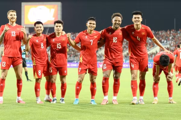 Tuyển Việt Nam có tới 7 cầu thủ vào đội hình tiêu biểu bán kết ASEAN Cup 2026.