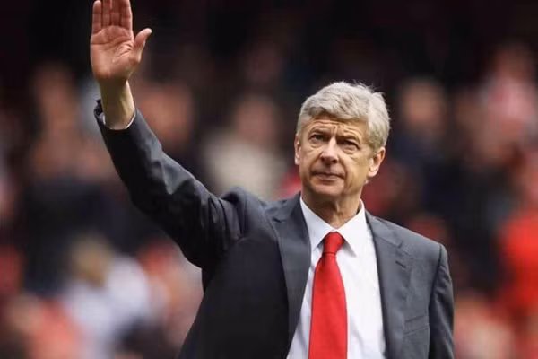 HLV Wenger dự đoán Arsenal đánh bại PSG lên ngôi vô địch cúp C1 châu Âu.