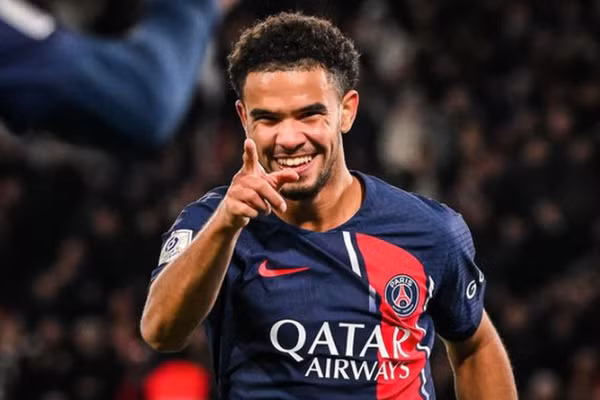 Warren Zaïre-Emery lọt tầm ngắm của Man United.