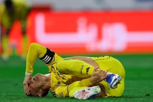Ronaldo chấn thương nặng