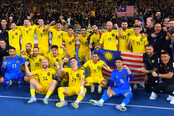 Đội tuyển Malaysia nguy cơ bị xử thua 4 trận vì gian lận cầu thủ.