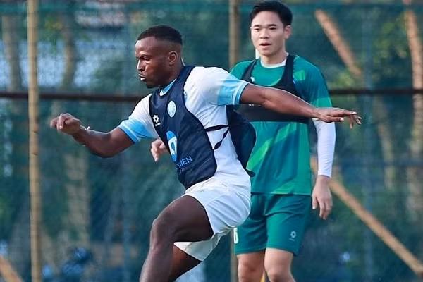 Chân dung ngoại binh 1 triệu euro thử việc Nam Định FC