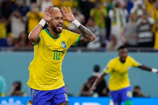 Chiến tích của Neymar sau 2 thập kỷ chơi bóng