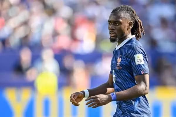 Man United chiêu mộ sao AS Roma