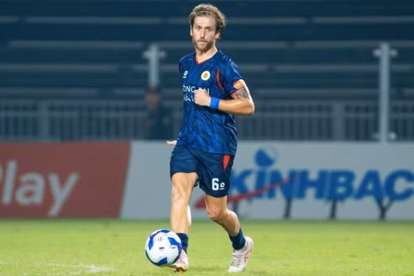 Cầu thủ Australia ‘choáng’ với mức lương ở V-League 