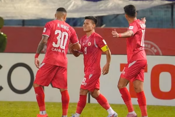 'Đại gia' V-League nhận tin sốc