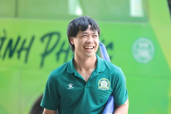Công Phượng chưa thể thi đấu ở giải hạng Nhất vì chấn thương.
