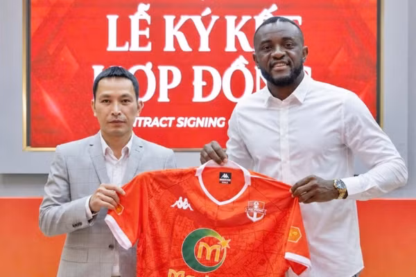 Joel Tagueu vừa gia hạn hợp đồng với Hải Phòng FC đến năm 2028. Ảnh: Hải Phòng FC.