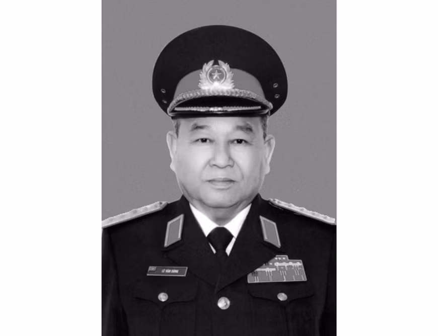 Đại tướng, Anh hùng Lực lượng vũ trang nhân dân Lê Văn Dũng.